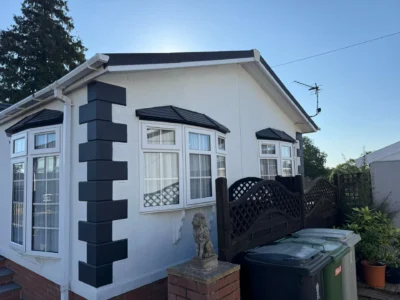 Park home exterior wall painters the Midlands